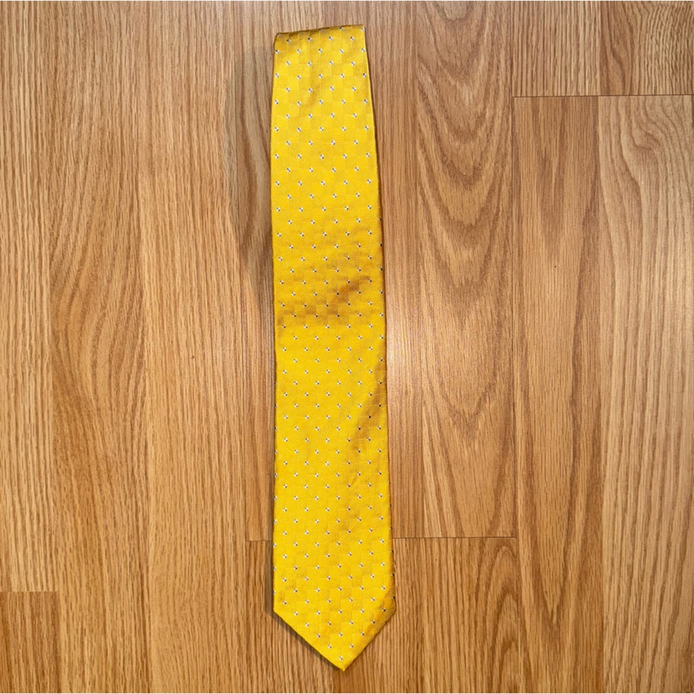 Brooks Brothers 346 Tie Necktie Yellow Blue Geometric 100% Silk USA Classic